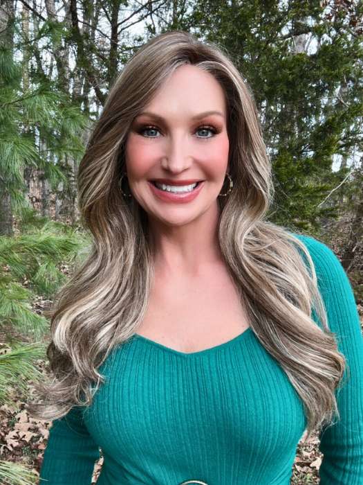 Kim @letstalkwithkim wearing MODEL MODE by RAQUEL WELCH in color RL12/22SS SHADED CAPPUCCINO | Light Golden Brown Evenly Blended with Cool Platinum Blonde Highlights with Dark Roots